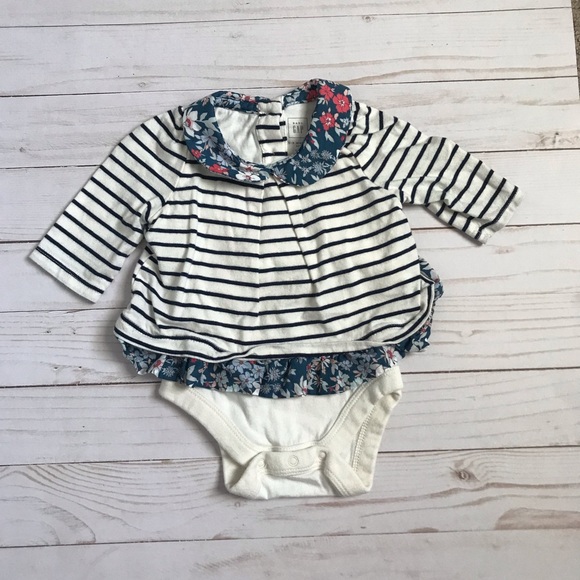 GAP Other - 🍁2/$10 BabyGap Striped/Floral Onesie